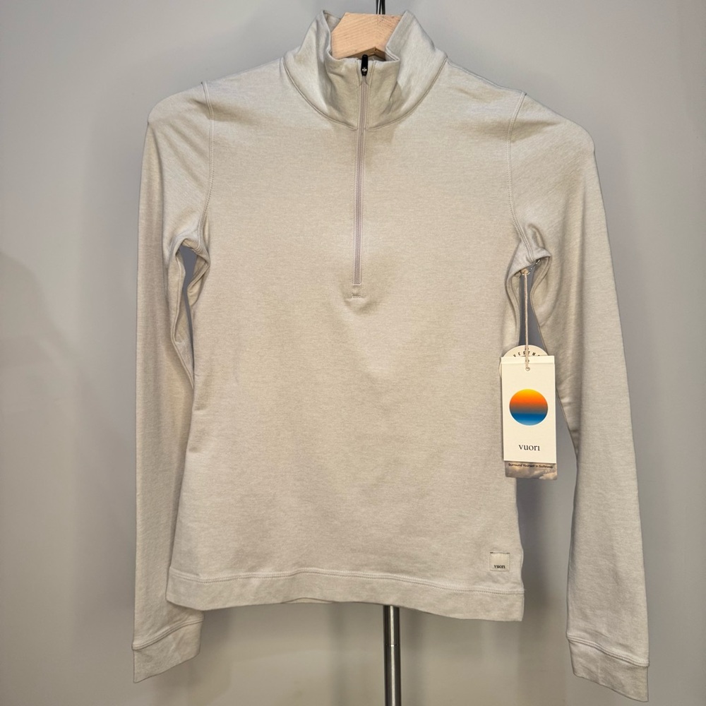 NWT Vuori Halo Essential Half Zip Women's Long Sleeve Top • Salt Heather • XS - Picture 4 of 13